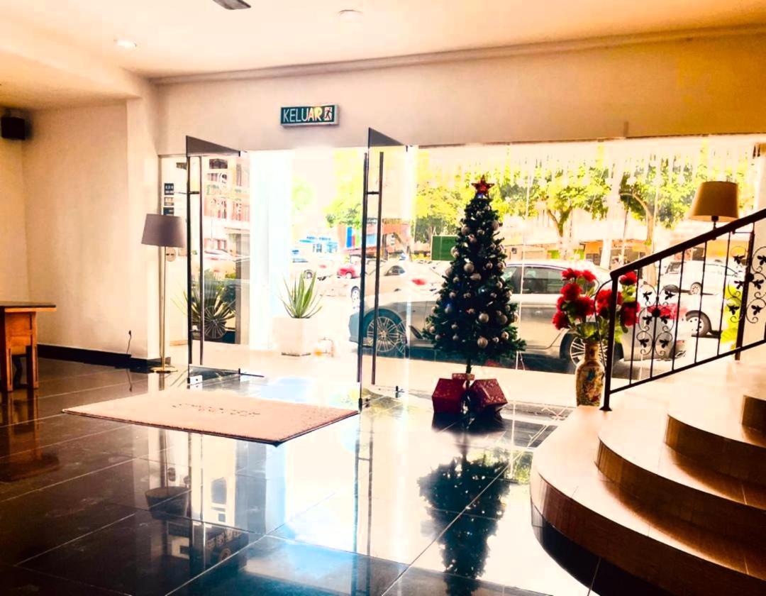 Golden Court Hotel - Pelangi Johor Bahru Exterior foto